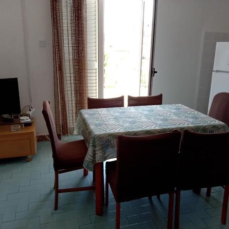 Apartment For 6 In Makarska Centar Esterno foto
