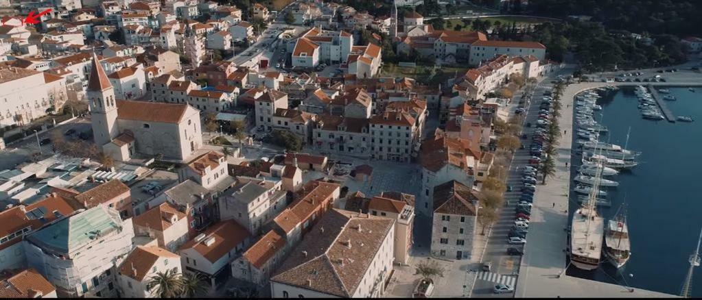 Apartment For 6 In Makarska Centar Esterno foto